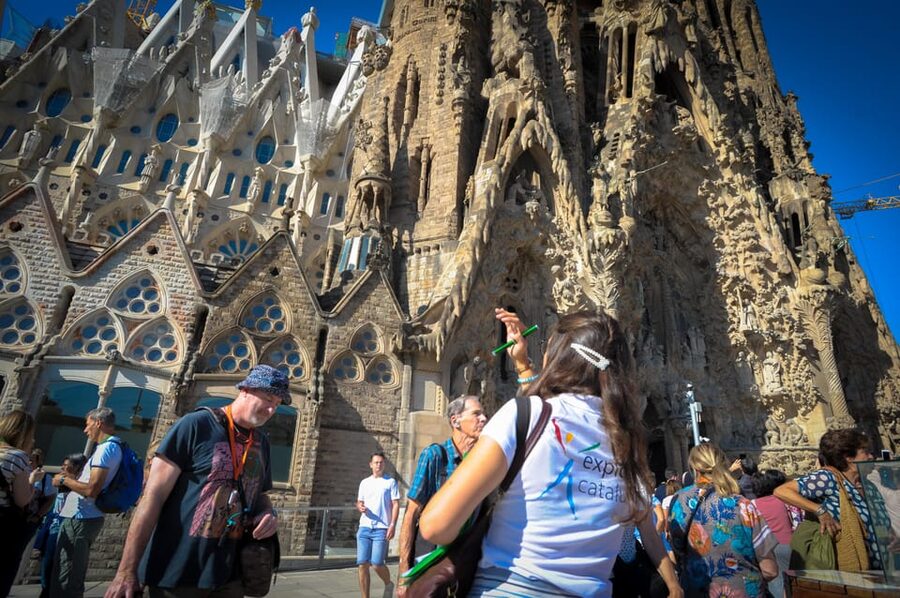 Fast Track: Sagrada Familia & Barcelona Full-Day Tour - Why this full-day Barcelona tour works