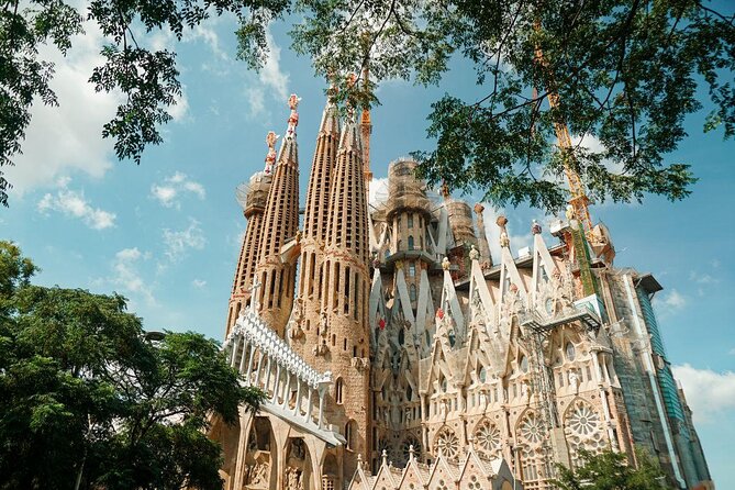 Fast Track Sagrada Familia & Park Guell the best of Gaudí - Why this Gaudí combination works
