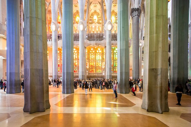 Fast Track Sagrada Familia & Park Guell the best of Gaudí - The walking load and family fit