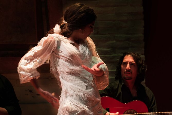 Flamenco Night at Tablao de Carmen with Tasting Menu or Dinner - Choosing between tapas, dinner, and VIP