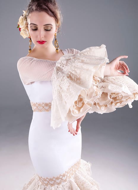 Flamenco: Sevillanas class - Learning Sevillanas in a Catalonia Flamenco Store