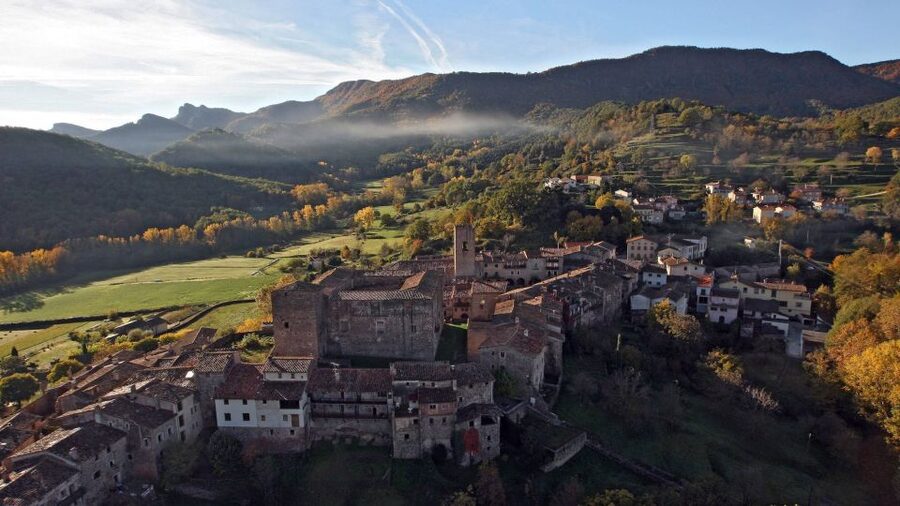 From Barcelona: Besalú & Medieval Towns Tour w/ Hotel Pickup - Pace, walking, and practical comfort