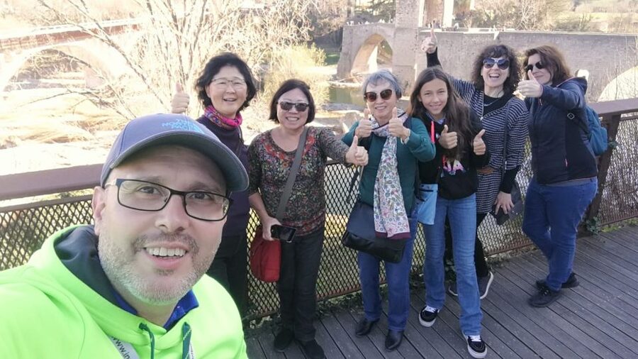 From Barcelona: Besalú & Medieval Towns Tour w/ Hotel Pickup - The guides and the value of live commentary