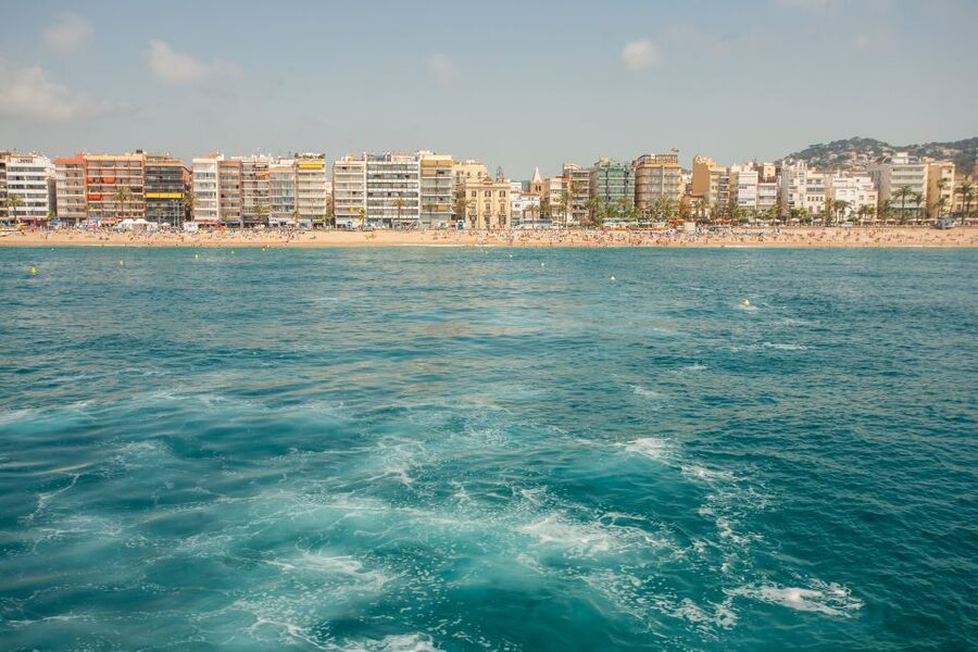 From Barcelona: Costa Brava Day Tour with Boat Trip - The hour at sea between the two towns