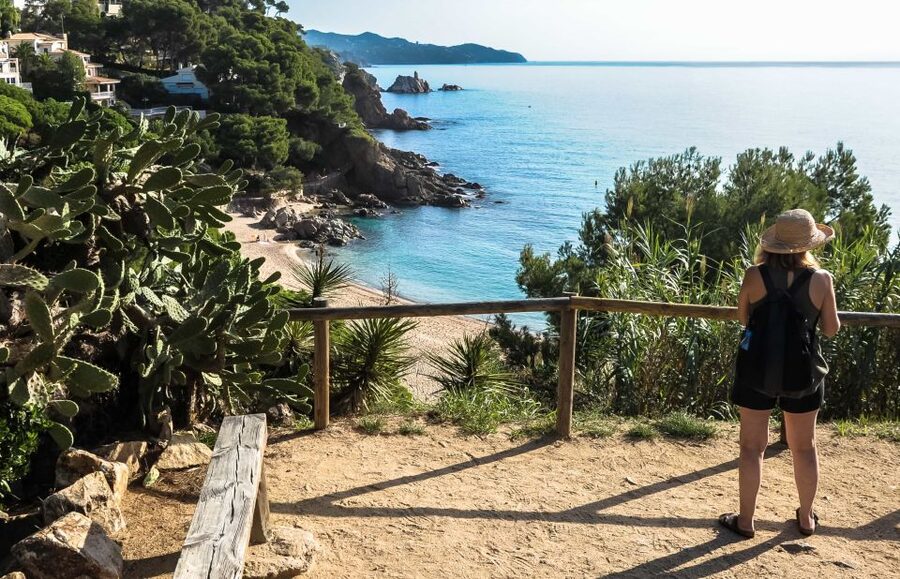 From Barcelona: Costa Brava Day Tour with Lunch - The guide can make or break the day