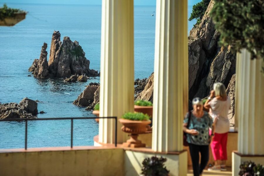From Barcelona: Costa Brava Day Tour with Lunch - Is $135 a fair price?