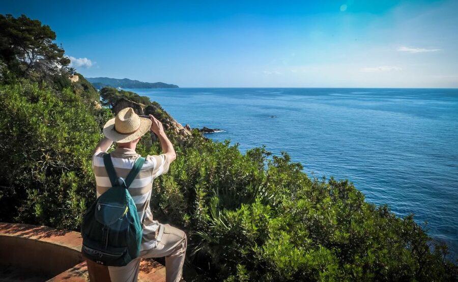 From Barcelona: Costa Brava Day Tour with Lunch - Who should book this Costa Brava day?
