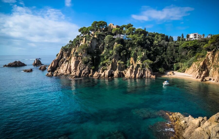 From Barcelona: Costa Brava Day Tour with Lunch - Should you book it?