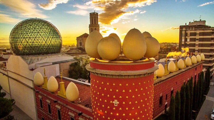 From Barcelona: Dalí Triangle and Cadaques Tour - Should you book the Dalí Triangle and Cadaqués Tour?