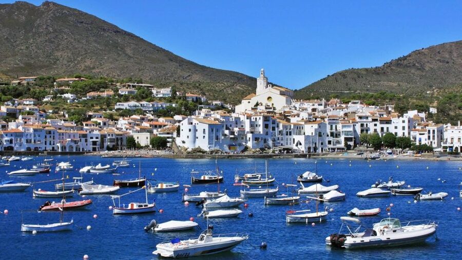 From Barcelona: Dalí Triangle and Cadaques Tour - Why this Dalí day trip works so well