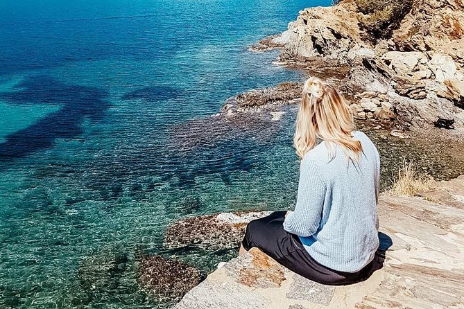 From Barcelona : Girona and Costa Brava Small Group Tour - Girona: 75 minutes among old streets
