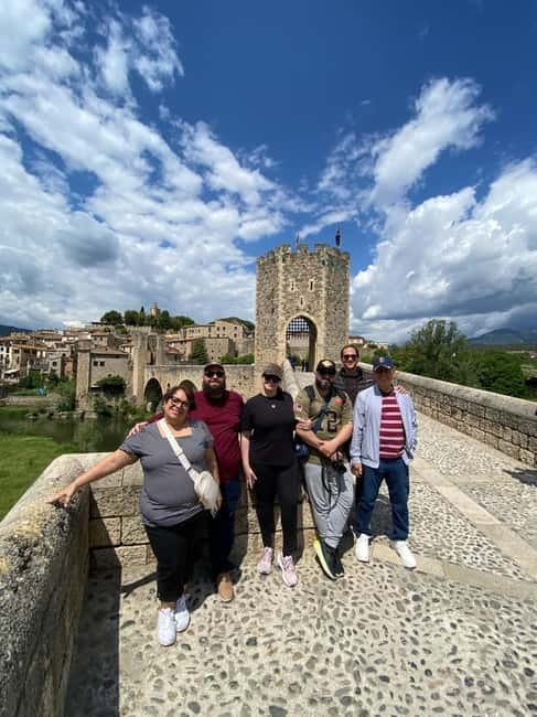 From Barcelona: Girona, Besalú & Castellfollit Day Trip - Lunch in the Catalan countryside
