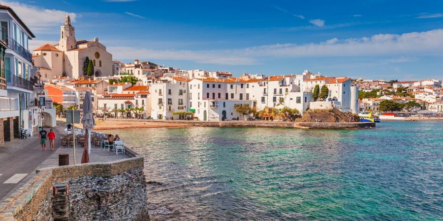 From Barcelona: Girona, Figueres, Dalí Museum, and Cadaqués - Transport, comfort, and what to pack