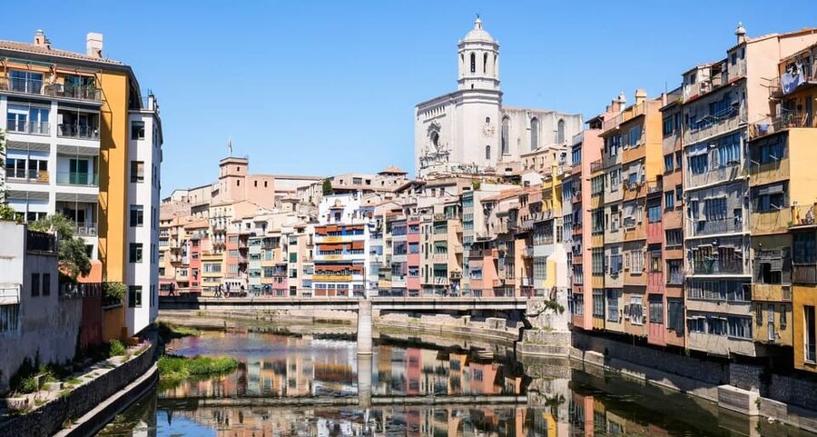 From Barcelona: Girona Guided Tour & Dalí Museum in Figueres - Walking Girona’s old town with a guide