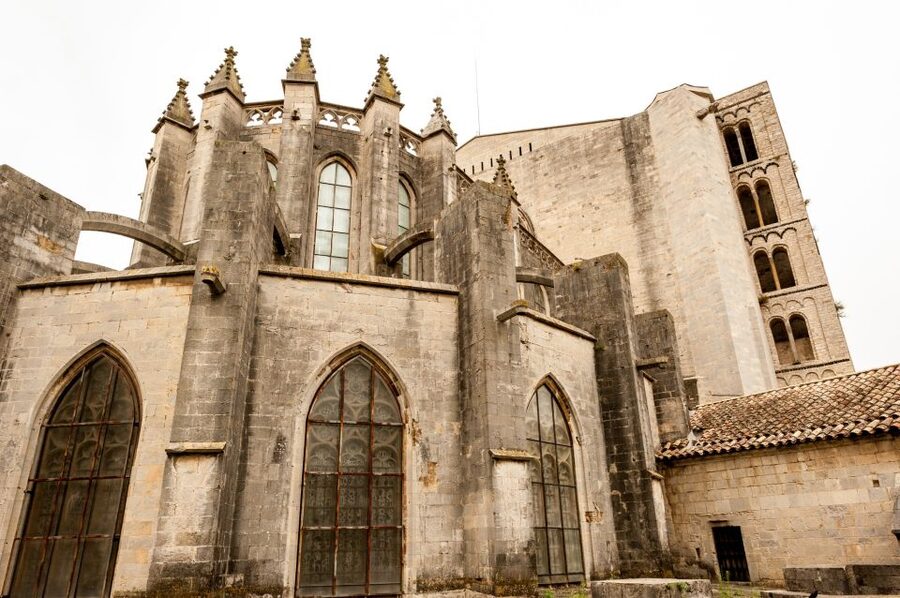 From Barcelona: Girona Guided Tour & Dalí Museum in Figueres - The road to Figueres and the Dalí Theatre-Museum