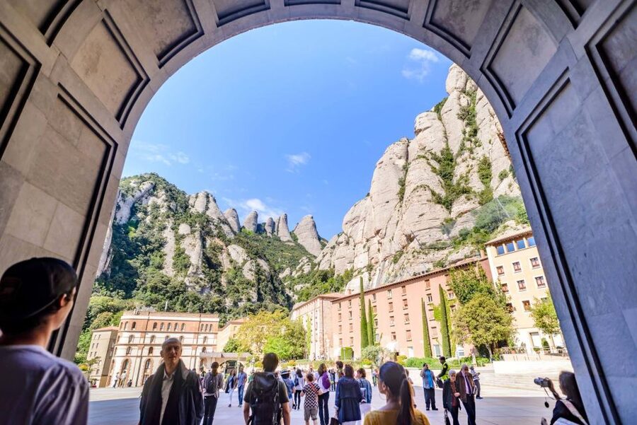 From Barcelona: Half-Day Montserrat & Horse Riding Tour - Visiting the Benedictine monastery
