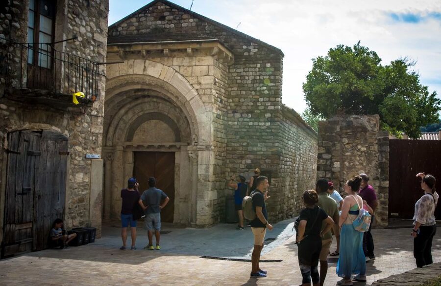 From Barcelona: Medieval Villages Day Tour - Key points at a glance