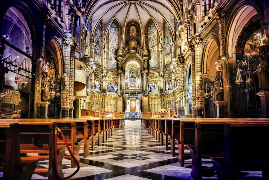 From Barcelona: Montserrat Day Trip with Optional Tickets - A 45-minute introduction to the monastery