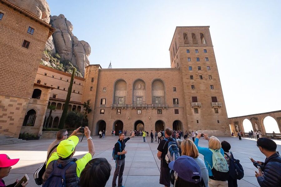 From Barcelona: Montserrat Monastery, Easy Hike, Cable Car - Who should book this Montserrat tour?