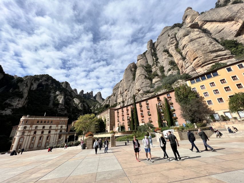 From Barcelona: Montserrat Private Day Trip With Pickup - What Private Guiding Adds to the Day