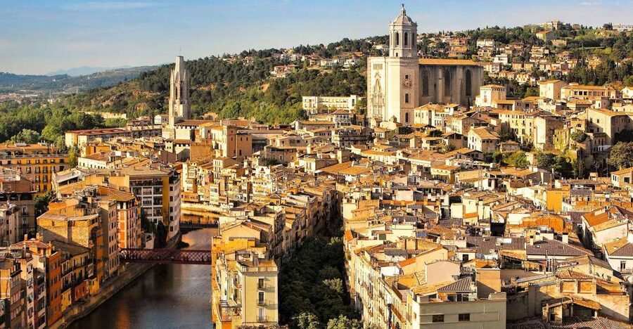 From Barcelona: Private Medieval Girona Half-Day Tour - Why Girona works so well as a Barcelona side trip