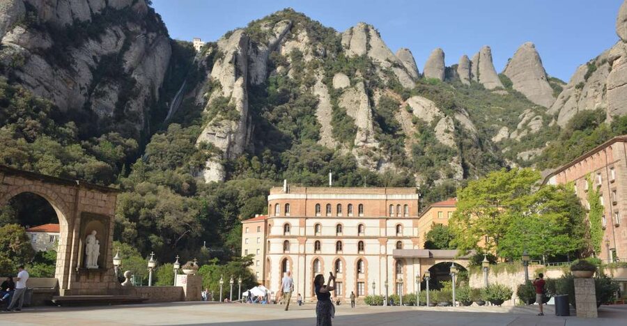 From Barcelona: Private Montserrat and Boutique Winery Tour - Two hours in the Penedès wine region