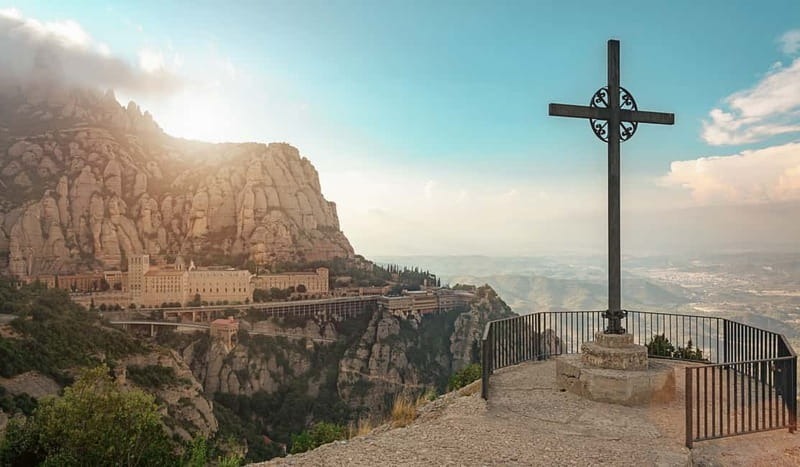 From Barcelona: Private Montserrat Guided Tour - Finishing with Catalan food markets