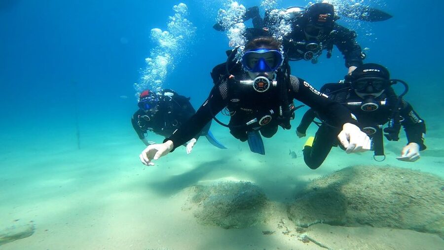 From Barcelona: Tossa de Mar Scuba Diving and 3-Course Meal - Two hours in Tossa de Mar’s Vila Vella