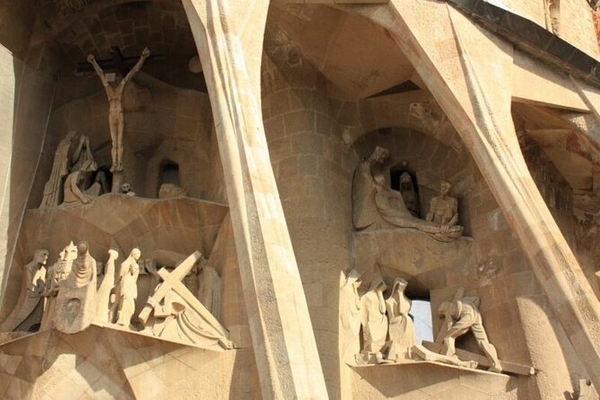 Full-Day Private Guided All Inclusive Barcelona Shore Excursion - One hour for lunch, with the choice left to you