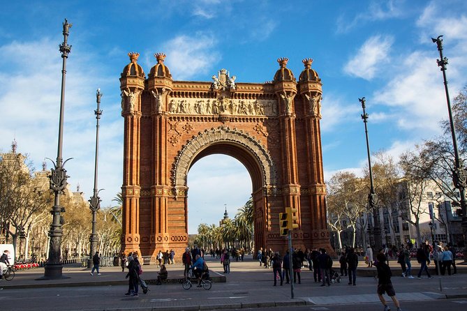 Full-Day Private Tour with Sagrada Familia and Paella - What the Private Car Adds