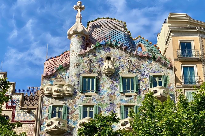 Gaudí and Barcelona Legends - Private Tour - Starting at La Pedrera on Passeig de Gràcia