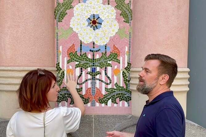 Gaudí and Barcelona Legends - Private Tour - Plaça Catalunya and the change from new town to old town