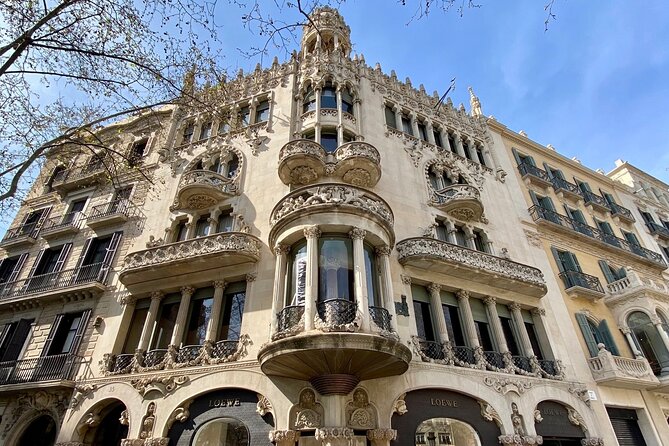 Gaudí and Barcelona Legends Walking Tour - Els 4 Gats and Barcelona’s artistic circle