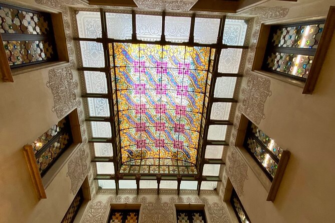 Gaudí and Barcelona Legends Walking Tour - What the guide adds