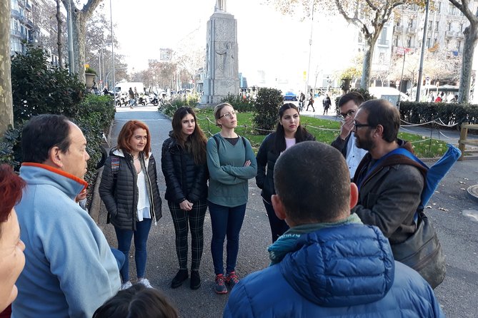 Gaudí and Modernism - Private Walking Tour - Bancs Fanals and the overlooked details overhead