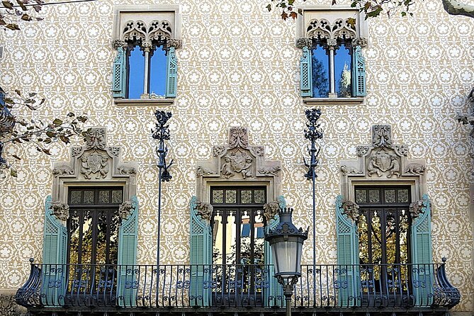Gaudí and Modernism - Private Walking Tour - Finishing at Gaudí’s Sagrada Família