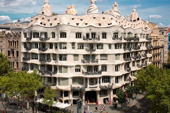 Gaudi Private Tour with Sagrada Familia & Park Guell Tickets - Casa Milà and Casa Batlló from the street