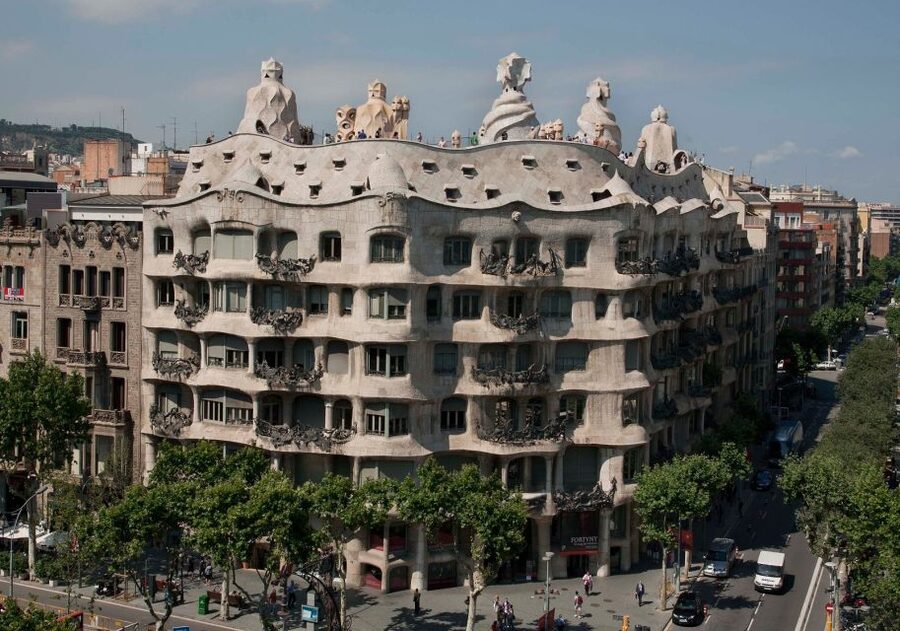 Gaudi's Masterpieces Private Tour in Barcelona - Sagrada Familia: stone, symbols, and unfinished ambition