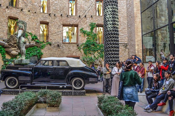 Girona and Dali Museum Full Day tour from Barcelona - Girona’s medieval streets and Onyar views