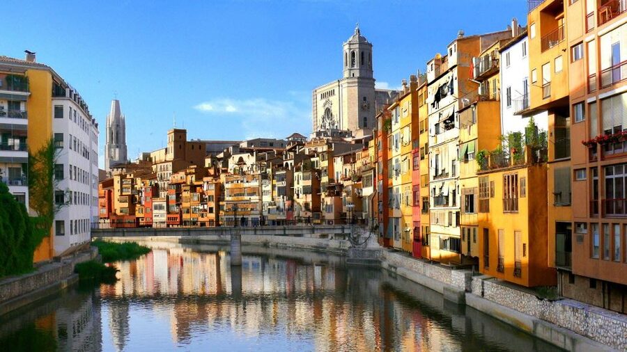 Girona and Figueres Full-Day Tour with Hotel Pick Up - Why this day trip works from Barcelona