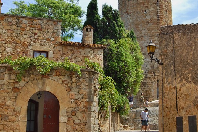 Girona & Costa Brava Small-Group Tour with Pickup from Barcelona - Walking, Comfort, and Timing