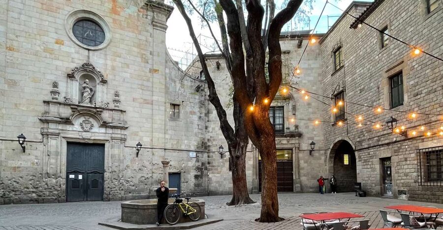Gothic Quarter and Old City - Why a sunset walk suits the Gothic Quarter
