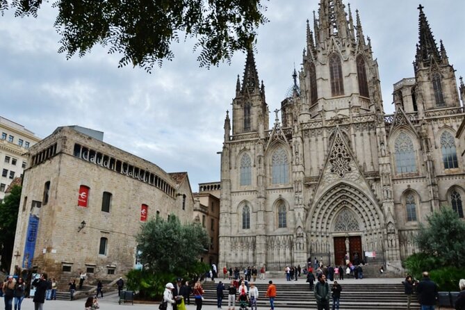 Gothic Quarter Barcelona Tour with Audioguide - A self-guided walk through old Barcelona