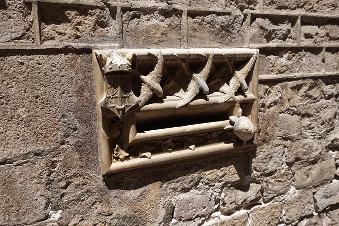 Gothic Quarter Insights & Tapas Experience - Plaça del Rei and the medieval royal center