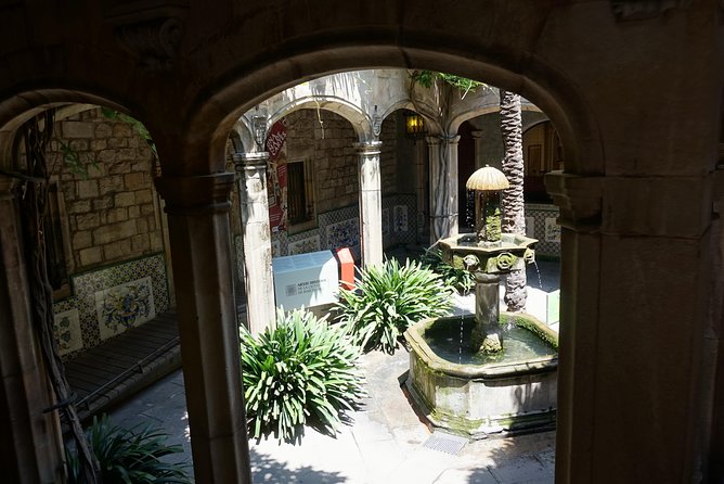 Gothic Quarter Insights & Tapas Experience - How the guide affects the experience