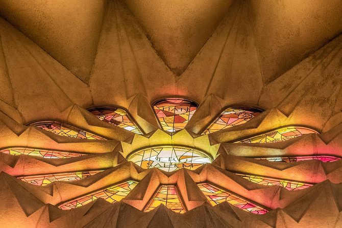 Gothic Quarter Private Tour with Sagrada Familia Skip the Line - Is $300.73 per person fair?