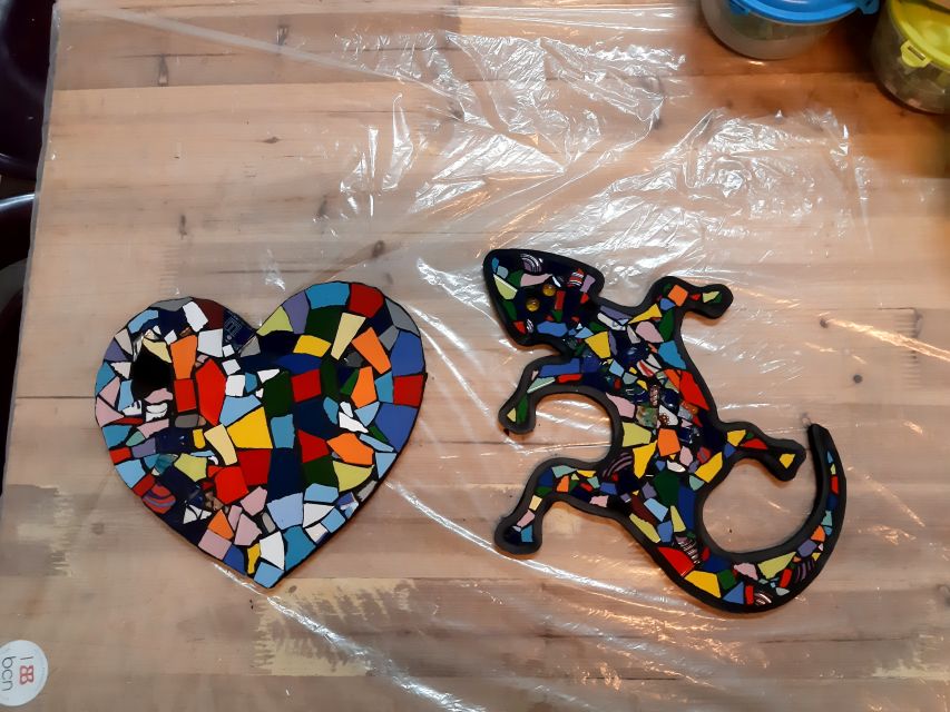 Guided Gaudí’s Trencadís Mosaic Workshop in Barcelona - What the instructors add to the experience