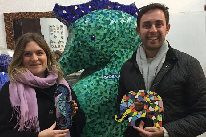 Guided Gaudí Trencadís Mosaic Workshop in Barcelona 2 Hours - Why the grout and pickup timing matter