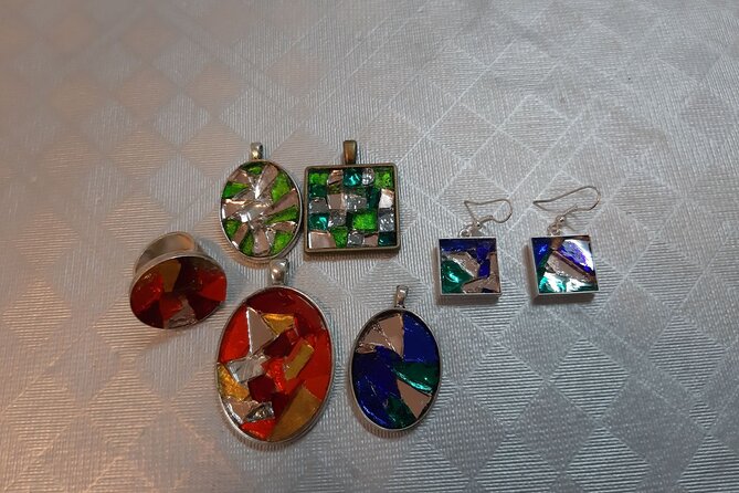 Guided Tiffany Jewellery Workshop in Barcelona 2 Hours - Practical details that can affect your plans