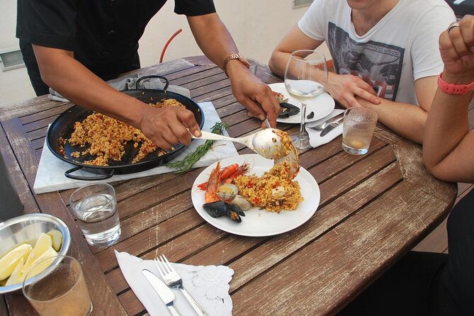 Hands-on Fideua or Paella Class in Barcelona in a Local's Home - Who will enjoy this class most